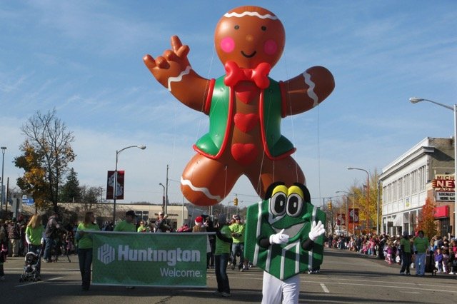 Giant gingerbread man helium parade balloon